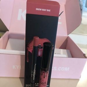 Kylie Matte Lipkit colour “Snow Wae Bae”